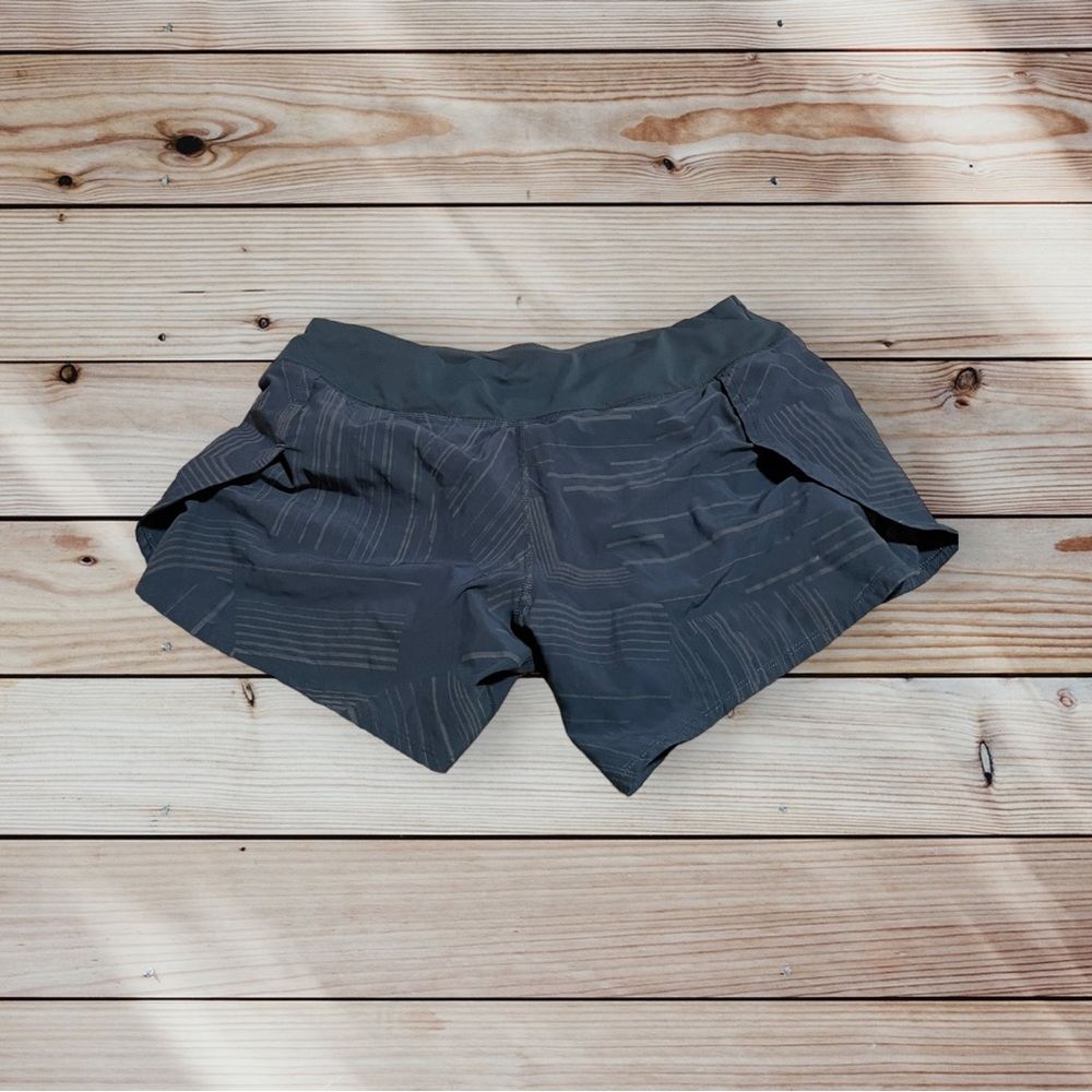 Brooks Chaser Running Shorts 3” with Liner Size Medium Black and Gray Pattern - Picture 4 of 6